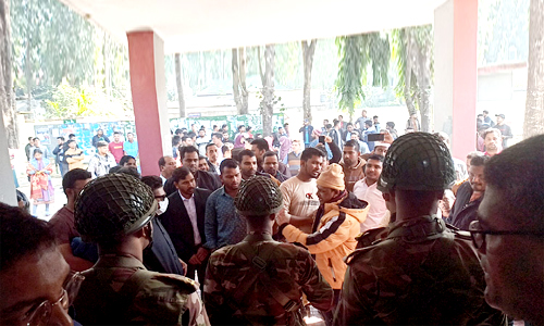 পঞ্চগড়ে আদালতে জনবল তোপের মুখে নিয়োগ পরীক্ষা স্থগিত