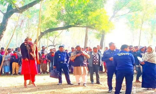 ডোমারে ইপিল গাছ থেকে গৃহবধুর মরদেহ উদ্ধার