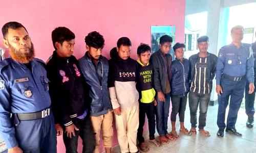 দিনাজপুরে যৌথবাহিনীর অভিযান, অস্ত্র-গুলি উদ্ধার