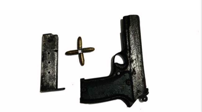 বগুড়ায় পরিত্যক্ত অবস্থায় চার রাউন্ড গুলিসহ বিদেশি পিস্তল উদ্ধার