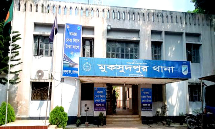 গোপালগঞ্জে হাতকড়াসহ থানা থেকে আসামি পলাতক, ২ পুলিশ বরখাস্ত