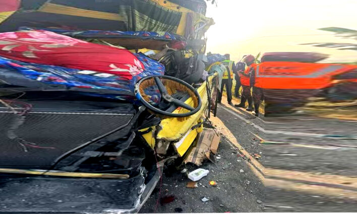 ফরিদপুরের নগরকান্দা ও মধুখালীতে পৃথক সড়ক দুর্ঘটনায় নিহত ৪ আহত ৩০