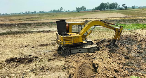 বগুড়ার আদমদীঘিতে অবৈধভাবে মাটি কাটায় দুই ব্যবসায়ীর জরিমানা