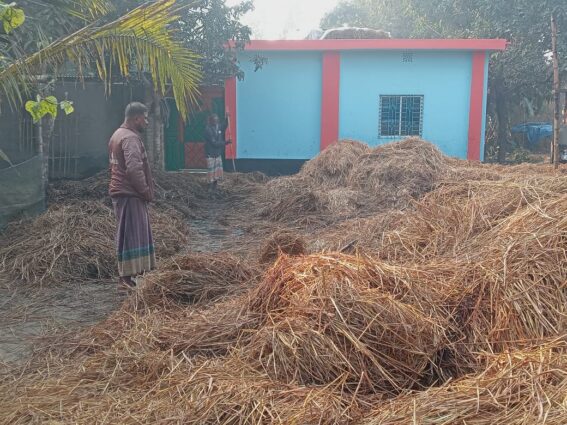 পার্বতীপুরে চুরির ঘটনায় আগুন,অজ্ঞান-১১