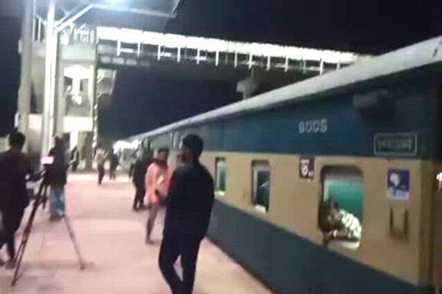 ইসলামাবাদ স্টেশনে রেল থামছে, কাঙ্খিত স্বপ্ন পূরণ হলো ঈদগাঁওবাসীর