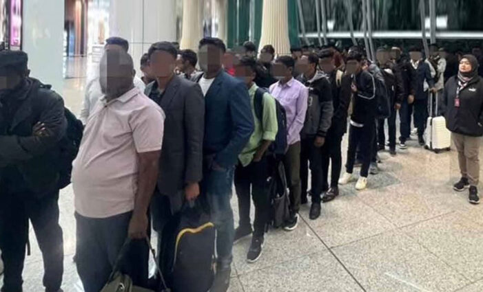 ৪৫ বাংলাদেশিকে মালয়েশিয়ার বিমানবন্দর থেকে ফেরত পাঠানো হলো