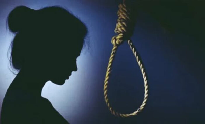 বগুড়ার আদমদীঘিতে গৃহবধুর আত্মহত্যা