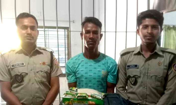 আদমদীঘিতে হেরোইনসহ বাসযাত্রী গ্রেপ্তার