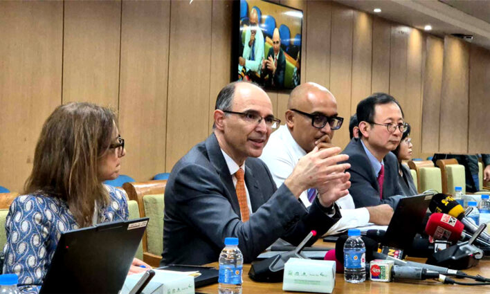 বাংলাদেশের অর্থনীতি নানা চ্যালেঞ্জে আইএমএফের ঋণের কিস্তির সমঝোতা চলতি মাসেই