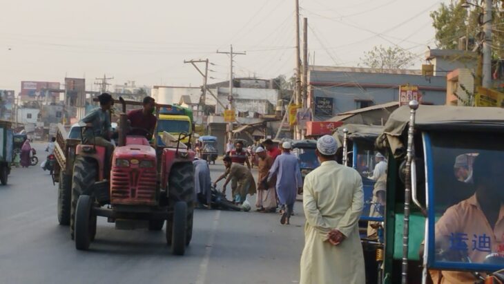 বিরামপুরে অনিয়ন্ত্রিত অটোরিকশা মোটরবাইক ঘটছে দুর্ঘটনা