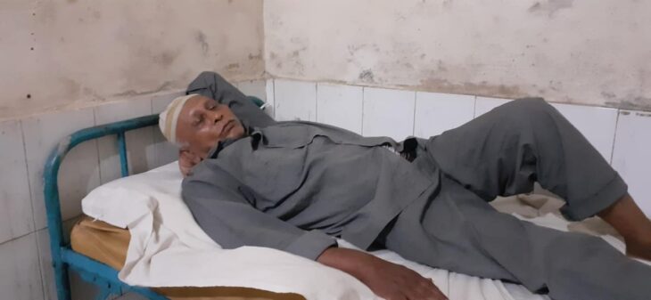 তেঁতুলিয়ায় দুস্কৃতিকারীদের হামলায় বীরমুক্তিযোদ্ধা আহত হাসপাতালে চিকিৎসাধীন