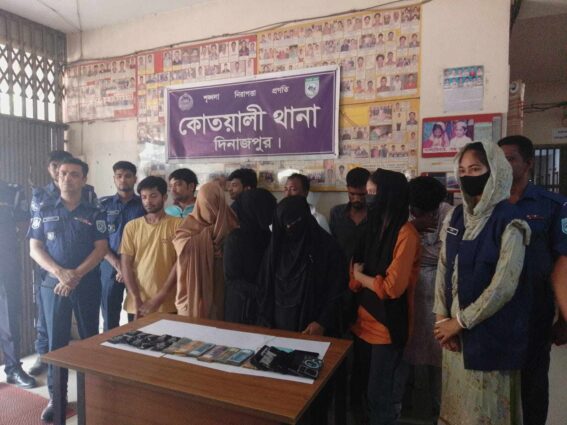 দিনাজপুরে পুলিশের অভিযানে ইয়াবা ও নগদ টাকাসহ ১০জন আটক