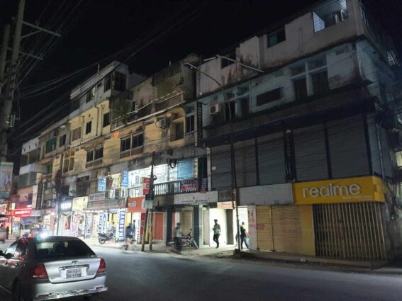 দিনাজপুর গুলশান মার্কেটের ভাড়াটিয়া এখন দোকান মালিকানা দাবি 