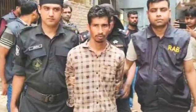 আশুলিয়ায় বিদেশি পিস্তল ও দেশিও ধারালো অস্ত্রসহ এক যুবক গ্রেফতার