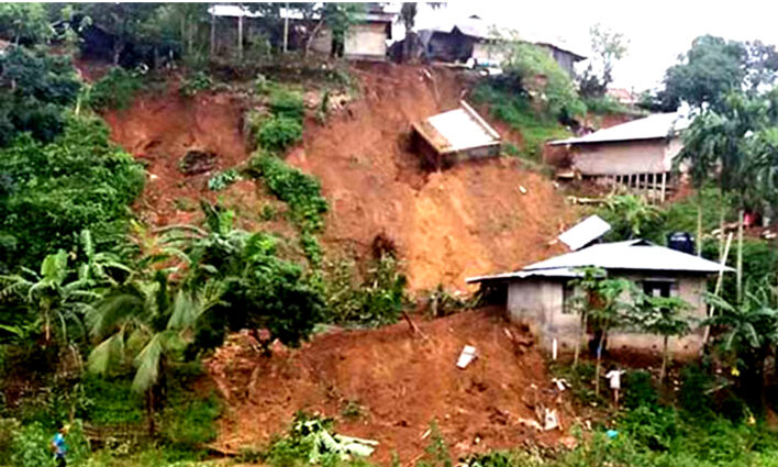 চট্টগ্রামে পাহাড় ধসে ২ শিশুর মৃত্যু
