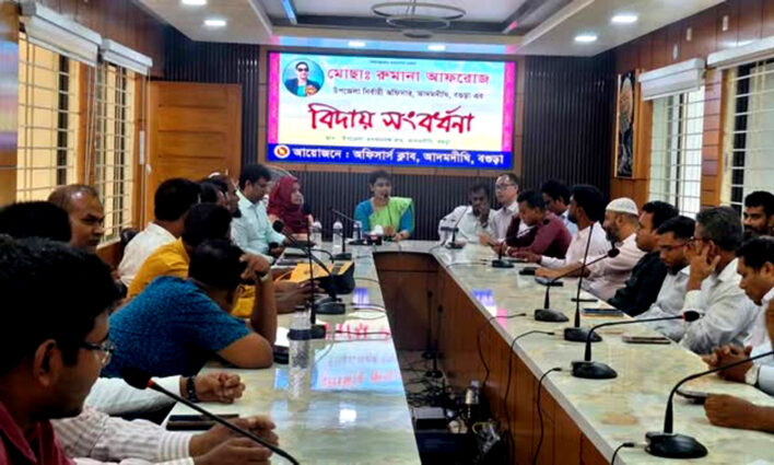 আদমদীঘিতে অশ্রু ভেজা চোখে ইউএনওকে বিদায়