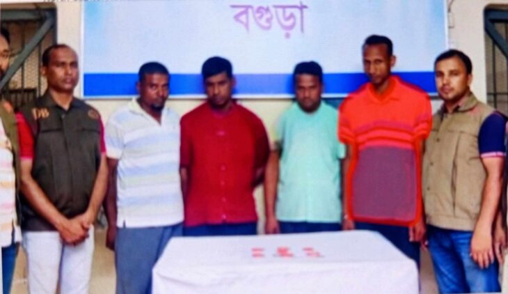 বগুড়ায় ডিবির জালে ইয়াবাসহ গ্রেপ্তার তিন পুলিশ ও আনসার সদস্য