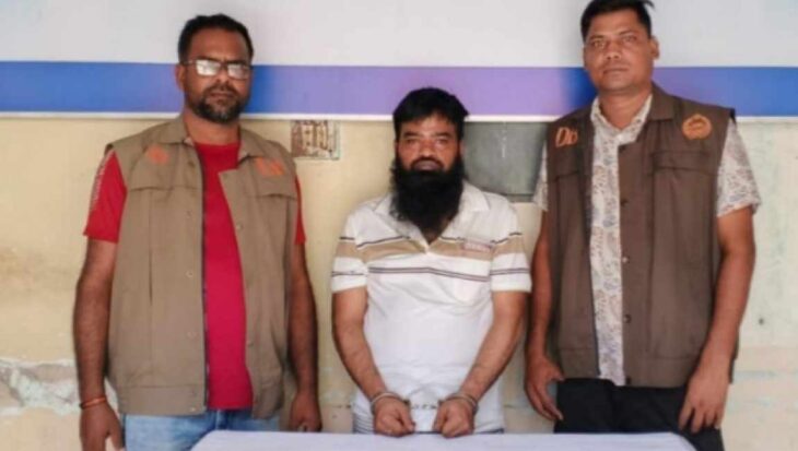 বগুড়ায় হত্যা মামলায় আলোচিত সন্ত্রাসী ঝুমুর সরকার গ্রেপ্তার