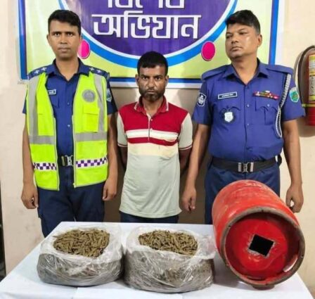 বগুড়ার মোকামতলা পুলিশ ফাঁড়ির অভিযানে ৪ কেজি গাঁজাসহ ১জন গ্রেফতার