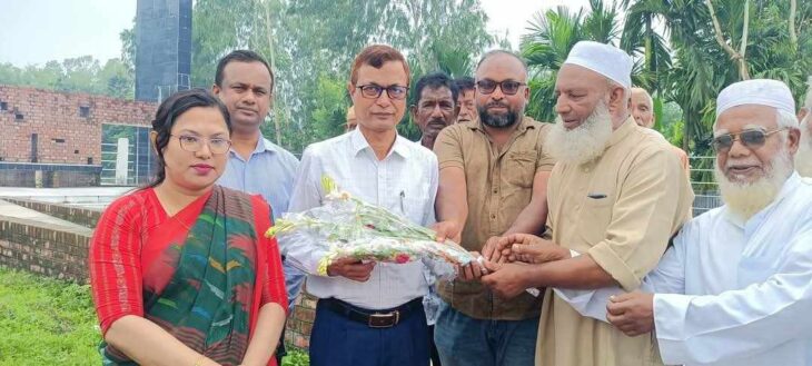 চিলাহাটিতে বধ্যভূমি,স্মৃতিস্তম্ভের নির্মাণাধীন প্রাচীর পরিদর্শনে যুগ্ম সচিব