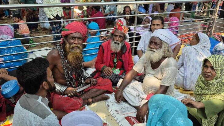 বগুড়ার মহাস্থানগড়ে সাধু-সন্ন্যাসী ও বাউলদের মিলন মেলা