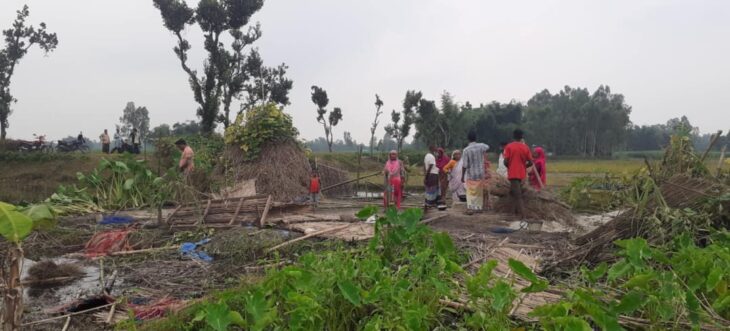 তেঁতুলিয়ায় মধ্যে রাতে বাড়িঘরে হামলা ও ভাংচুরে ঘটনায় থানায় অভিযোগ