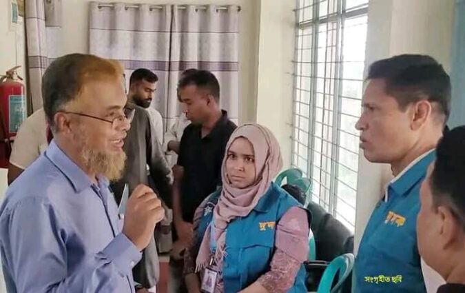 নওগাঁয় ছদ্মবেশে নির্বাচন কার্যালয়ে দুদক,মিলেছে দুর্নীতির প্রমাণ