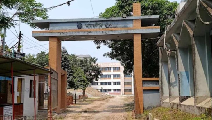 বগুড়ায় এক নারীকে পেটালেন পুলিশ সার্জেন্ট