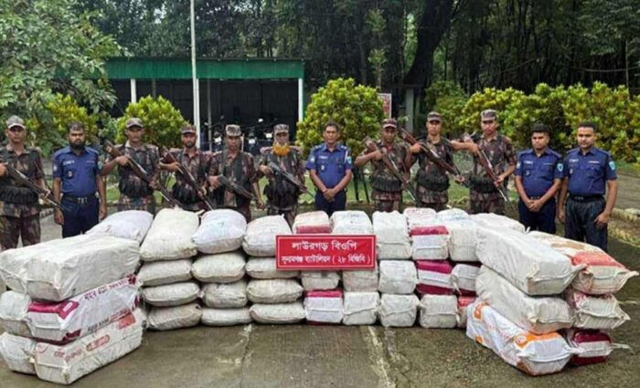 তাহিরপুর সীমান্তে টাস্কফোর্সের অভিযানে ভারতীয় পণ্য জব্দ