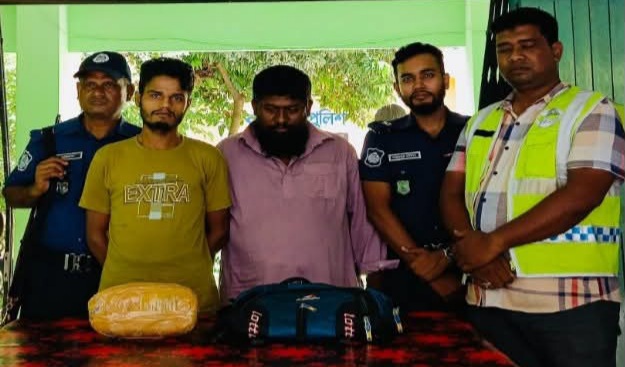পঞ্চগড়ের তেঁতুলিয়ায় ১ কেজি গাজাসহ দুইজন মাদক ব্যবসায়ী আটক