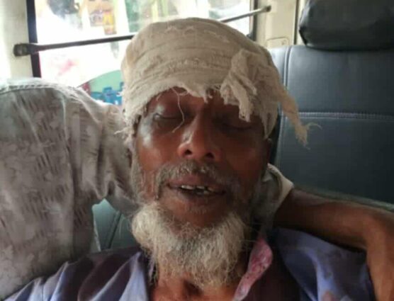 তাহিরপুরে পূর্ব জেরে বসতবাড়িতে গিয়ে দুইজনকে কুপিয়ে জখম