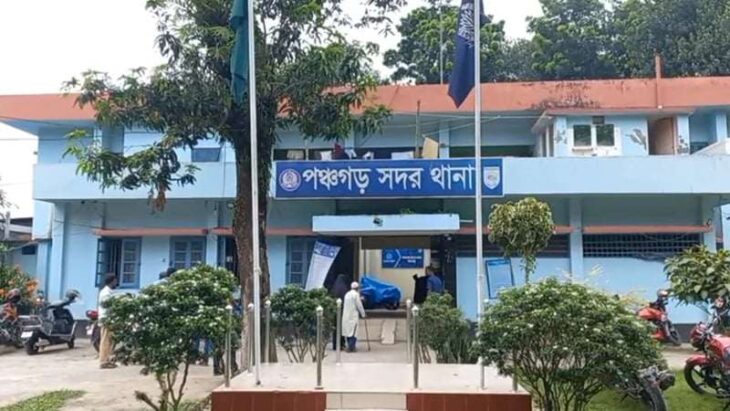 পঞ্চগড়ে শিশুর গলায় ছুরি ধরে মাকে সংঘবদ্ধ ধর্ষণ,গ্রেপ্তার ৪