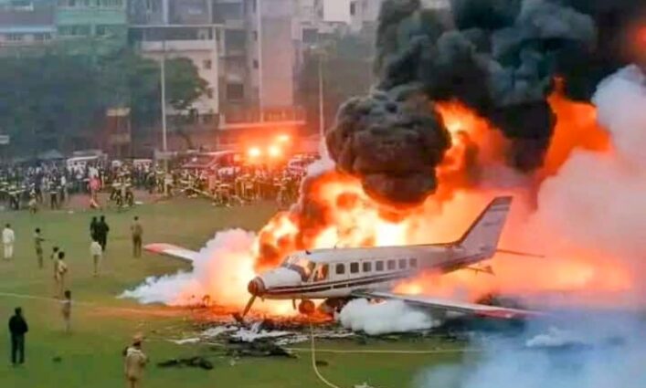 ঢাকার উত্তরায় বিমান বিধ্বস্তে নিহত ১,২৫ জন দগ্ধ