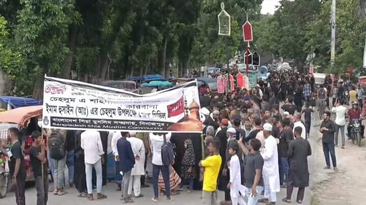দিনাজপুরে প্রথমবারের মত শিয়া মুসলিম সম্প্রদায়ের তাজিয়া মিছিল অনুষ্ঠিত