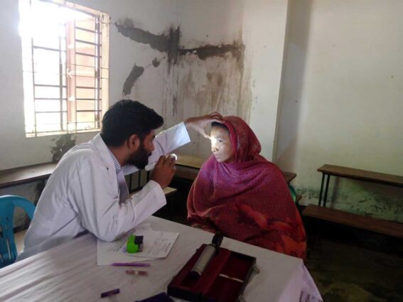 পার্বতীপুরে অন্ধকার আর নয় দৃষ্টি ফিরাতে চক্ষু ক্যাম্প