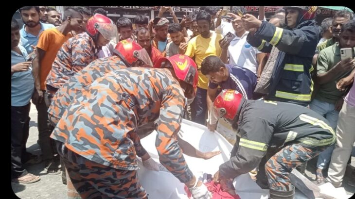 বিরামপুরে সড়ক দুর্ঘটনায় শিশু সন্তানসহ মায়ের মর্মান্তিক মৃত্যু