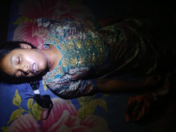 বোচাগঞ্জে ধর্ষিত শিশু কন্যার আত্মহত্যা আসামিদের ফাঁসির দাবিতে মায়ের বুক ফাটা আহাজারি