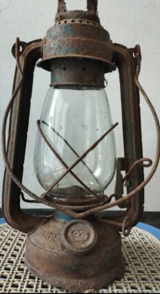 সন্ধ্যা গড়াতেই ঘরে ঘরে জ্বলতো হারিকেন আজ শুধুই স্মৃতি