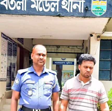 বগুড়ায় প্রবাসীর স্ত্রীকে ধর্ষণ মামলায় এনজিও কর্মী সুজন গ্রেফতার