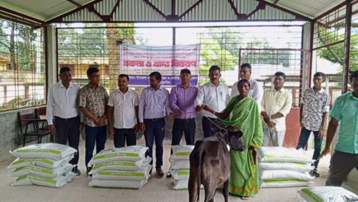 ঠাকুরগাঁওয়ের হরিপুরে ক্ষুদ্র নৃ-গোষ্ঠীর মাঝে ৬টি  বকনা বাছুর ও গো-খাদ্য বিতরণ