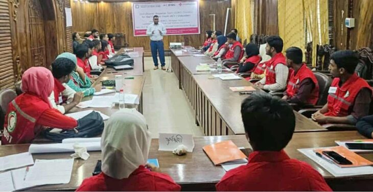 দিনাজপুরে রেড ক্রিসেন্ট সোসাইটির উদ্যোগে ইউনিট ডিজাস্টার রেসপন্স টিম ট্রেইনিং অনুষ্ঠিত