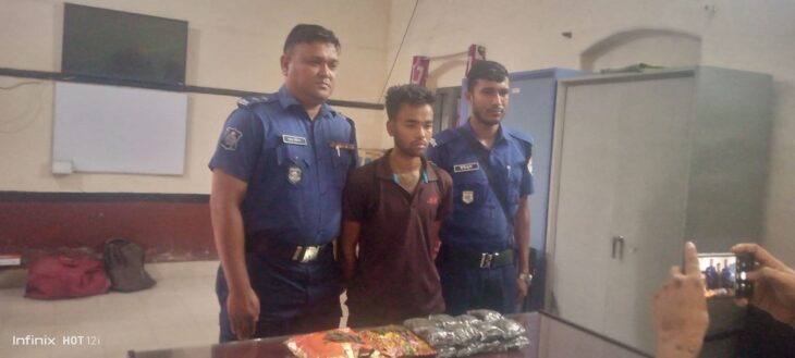 দিনাজপুরের পার্বতীপুরে গাঁজাসহ যুবক গ্রেফতার