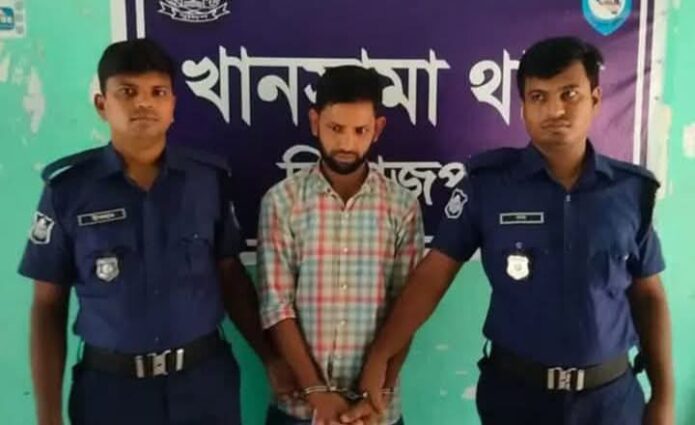 খানসামায় ডলার চক্রের সদস্য আটক