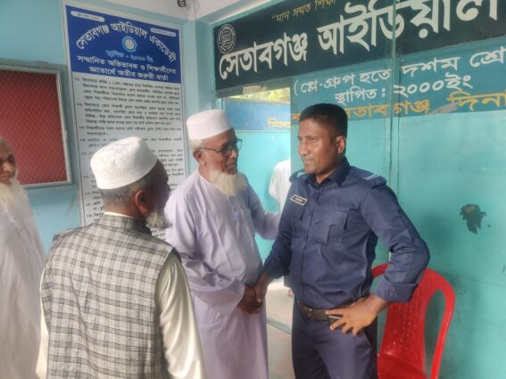 বোচাগঞ্জে জামায়াতের এমপি প্রার্থী আফজালুল আনামের গণসংযোগ