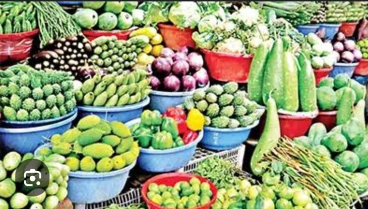 বিরামপুরে শীতের আগাম শাকসবজি বাজারে উঠতে শুরু করেছ