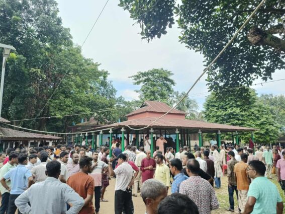 সুনামগঞ্জে অদৈত্ব জন্মধাম কেন্দ্রীয় কমিটির গঠনে নিয়ে দুই পক্ষের মধ্যে হাতাহাতি