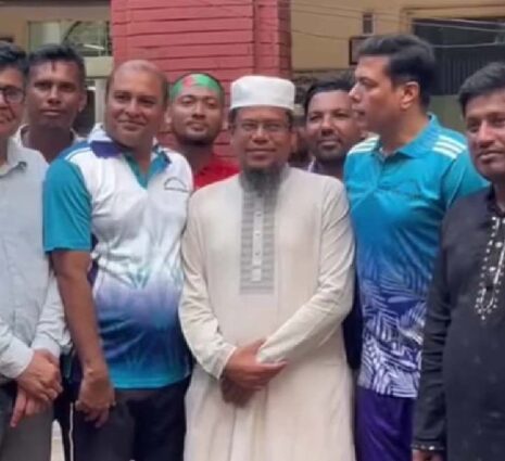 ভোলার ও জাতীয় শিক্ষকদের পাগলা দাবী-পূরণ ও একাত্ম হয়ে বাড়ি ফিরছে