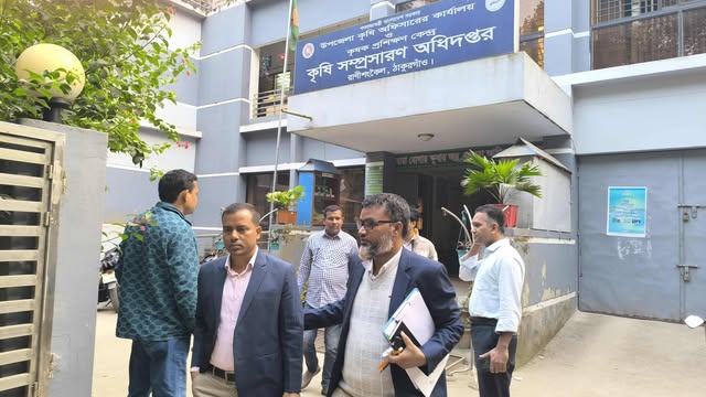  কৃষি কর্মকর্তা হামলার ঘটনায়-থানায় মামলা তিন সদস্যের তদন্ত কমিটি গঠন