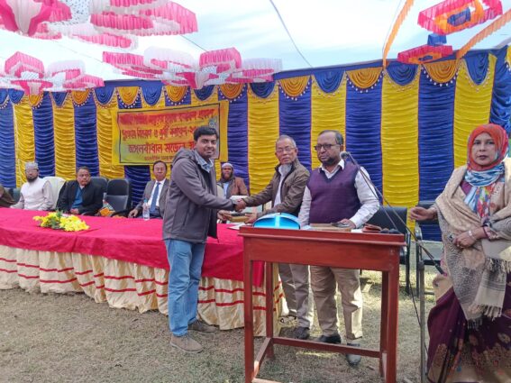 যশোরের বসুন্দিয়ার স্কুলের পরীক্ষার ফলাফল ও কৃতি শিক্ষার্থী সংবর্ধনা অনুষ্ঠিত।