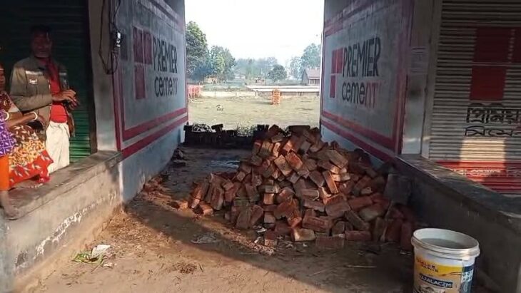 ঠাকুরগাঁওয়ে দোকান ঘর নির্মাণে বাধা ও হামলার অভিযোগ বিএনপি নেতার বিরুদ্ধে।